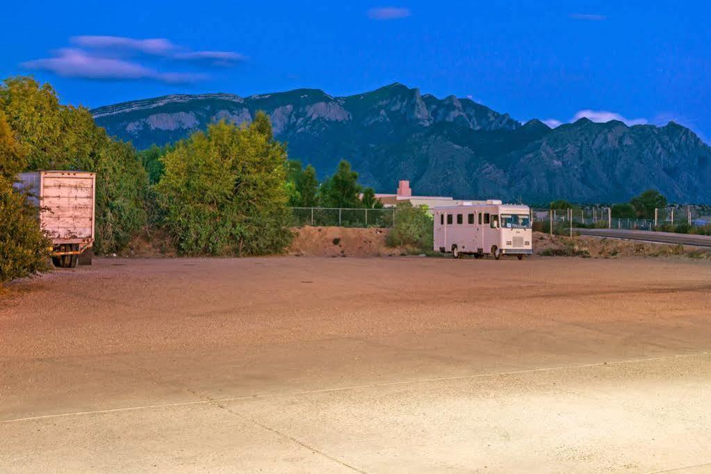 Hotel Super 8 By Wyndham Bernalillo Extérieur photo